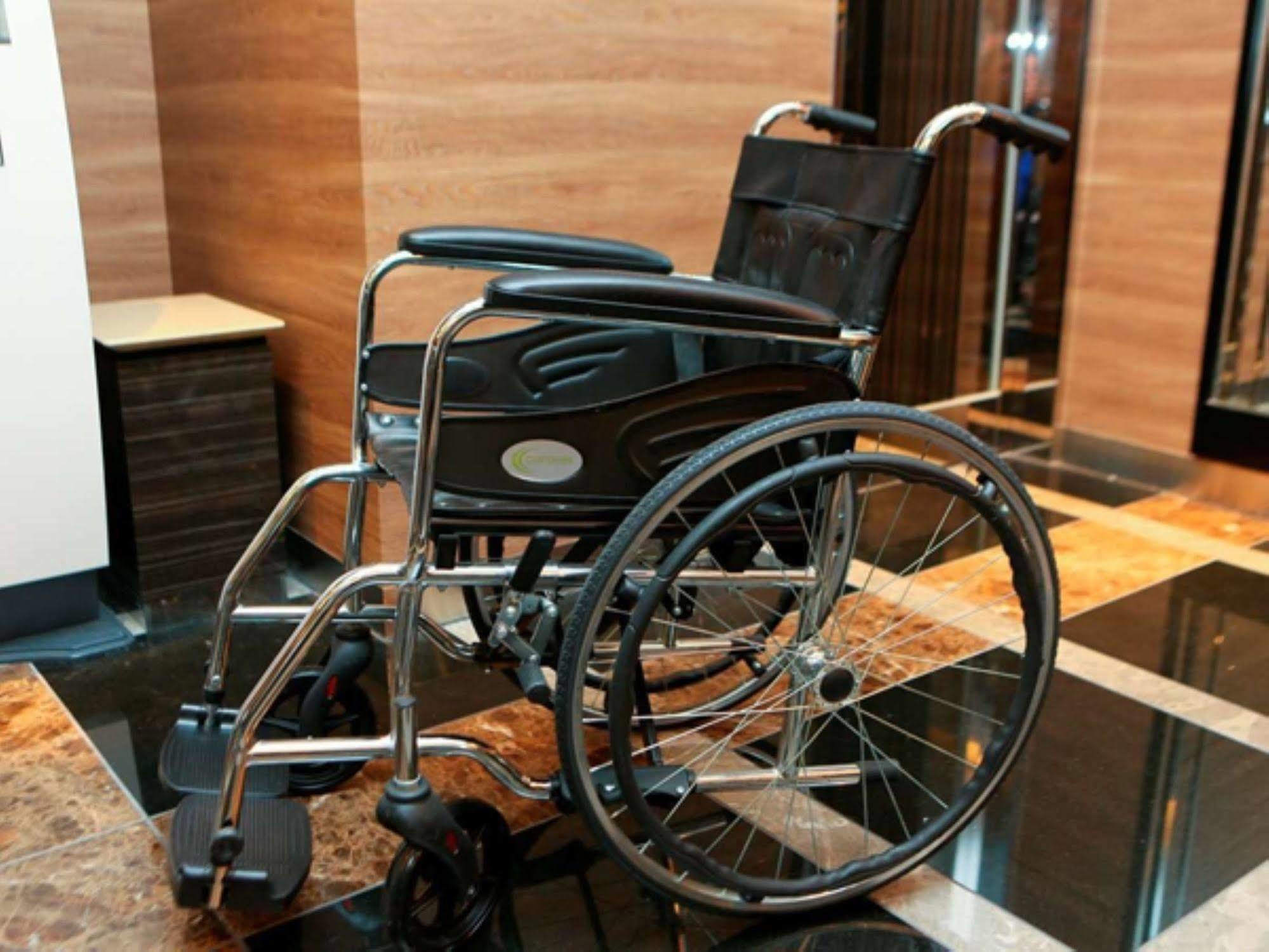Apa Hotel Nihonbashi Hamacho Ekiminami Tokyo Exterior photo